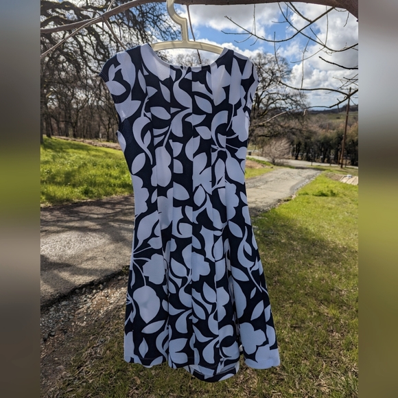 Signature by Robbie Bee Navy Blue PS Dress - Picture 4 of 6